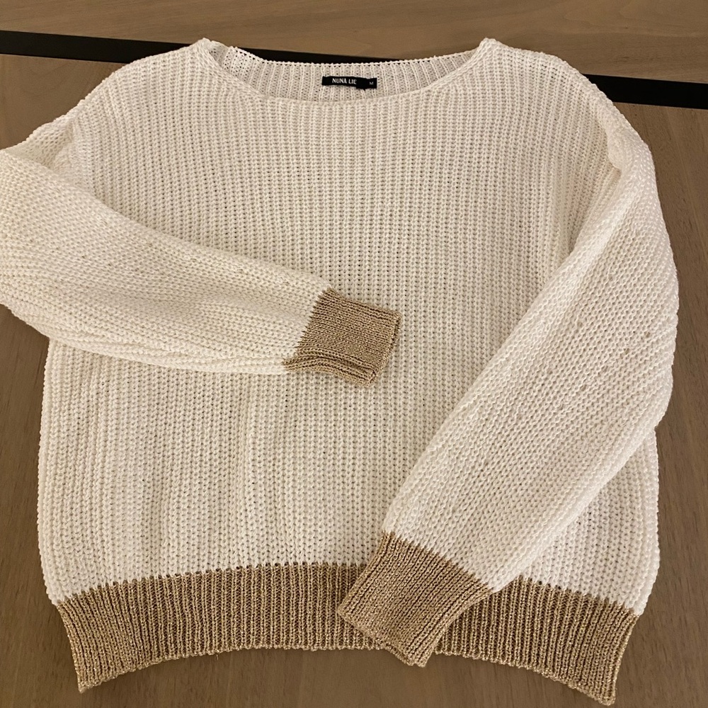 Women's White and Gold Knit Sweater
